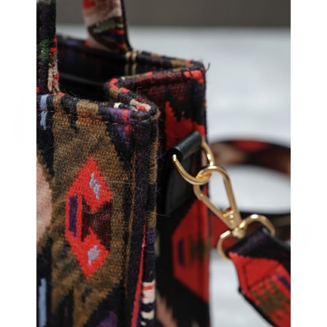 Stylish Box Handbag Sling for Eco-Friendly Fashion 084